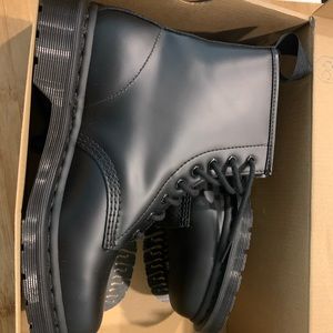 Doc Martin classic boot size 9
